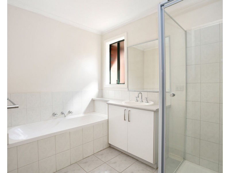 33 Clematis Close, Meadow Heights VIC 3048