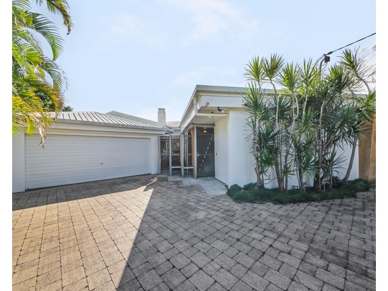 42 Langside Road, Hamilton QLD 4007