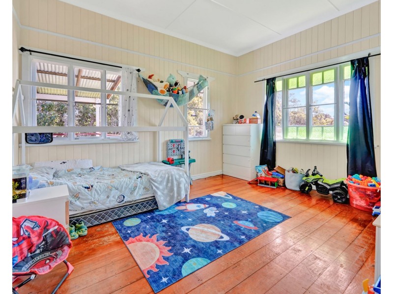 114 Biggs Avenue, Beachmere QLD 4510