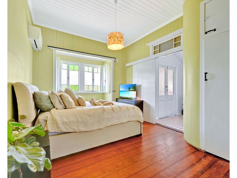 114 Biggs Avenue, Beachmere QLD 4510