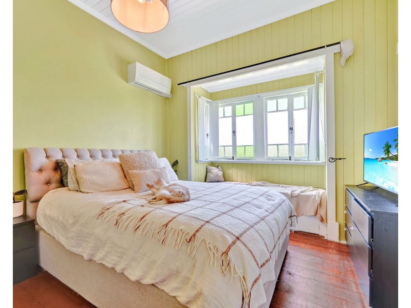 114 Biggs Avenue, Beachmere QLD 4510