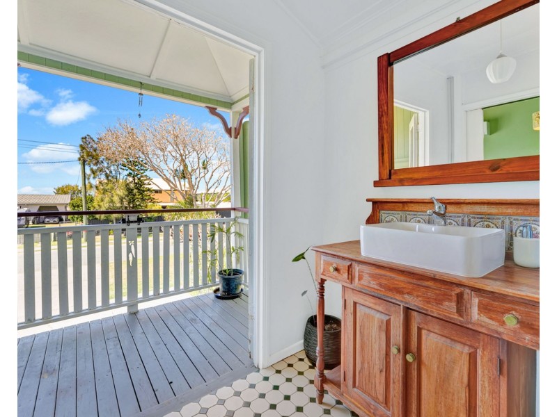 114 Biggs Avenue, Beachmere QLD 4510