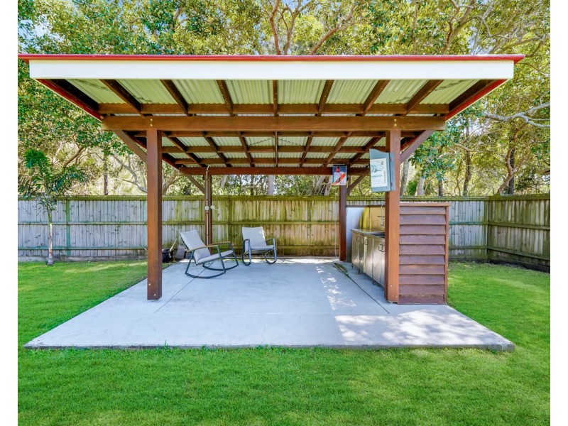 114 Biggs Avenue, Beachmere QLD 4510