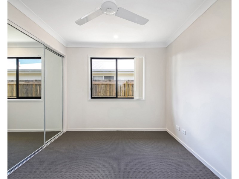 2/11 Stinson Way, Logan Reserve QLD 4133
