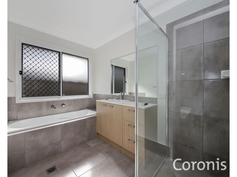 6 Idyllic Street, Park Ridge QLD 4125