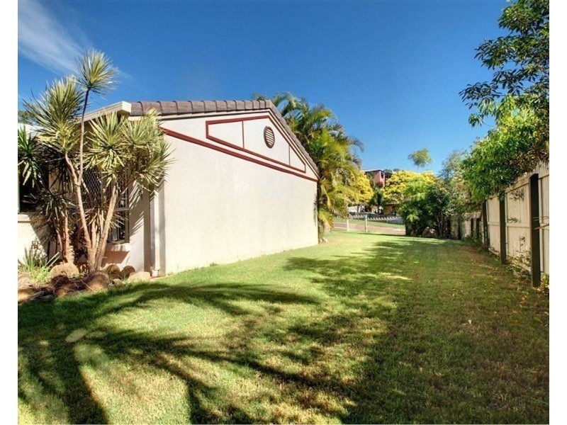 1 Dallas Court, Arana Hills QLD 4054