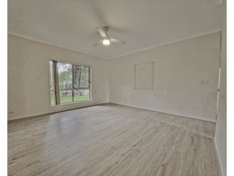 22 Holliday Drive, Edens Landing QLD 4207