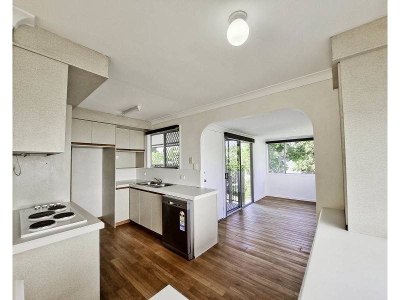 42 Dandar Drive, Southport QLD 4215