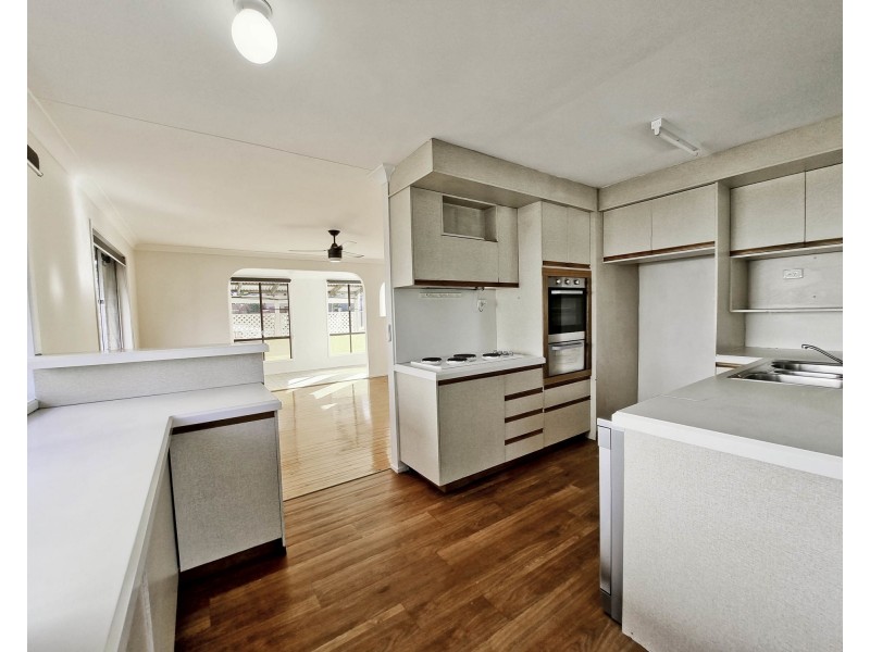 42 Dandar Drive, Southport QLD 4215