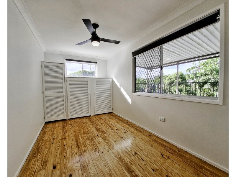 42 Dandar Drive, Southport QLD 4215