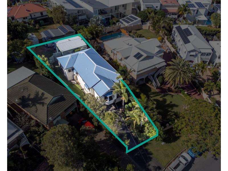 16 Oakley Street, Manly QLD 4179