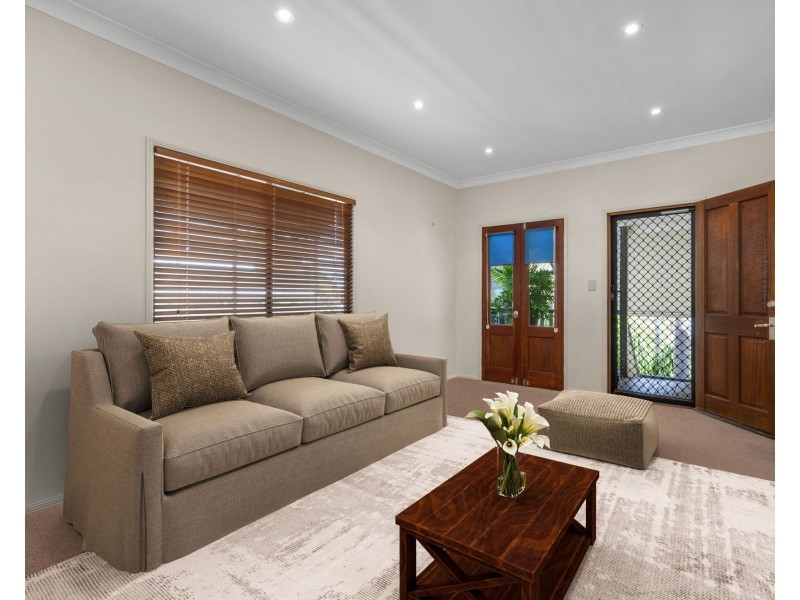 16 Oakley Street, Manly QLD 4179