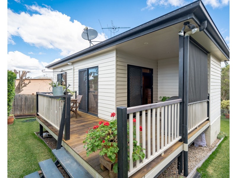 16 Oakley Street, Manly QLD 4179