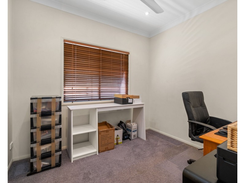 16 Oakley Street, Manly QLD 4179