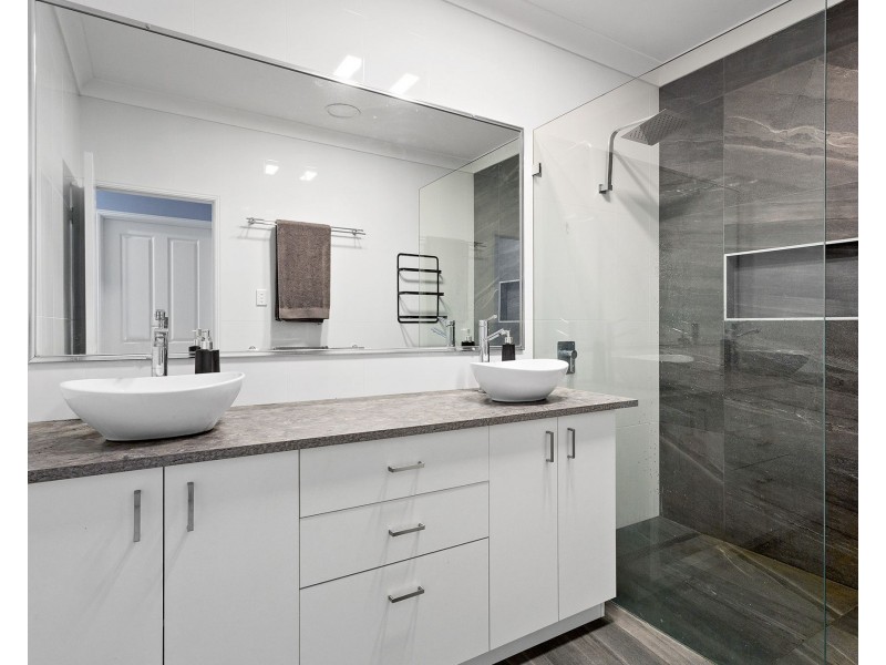 71 Outlook Terrace, Ferny Grove QLD 4055