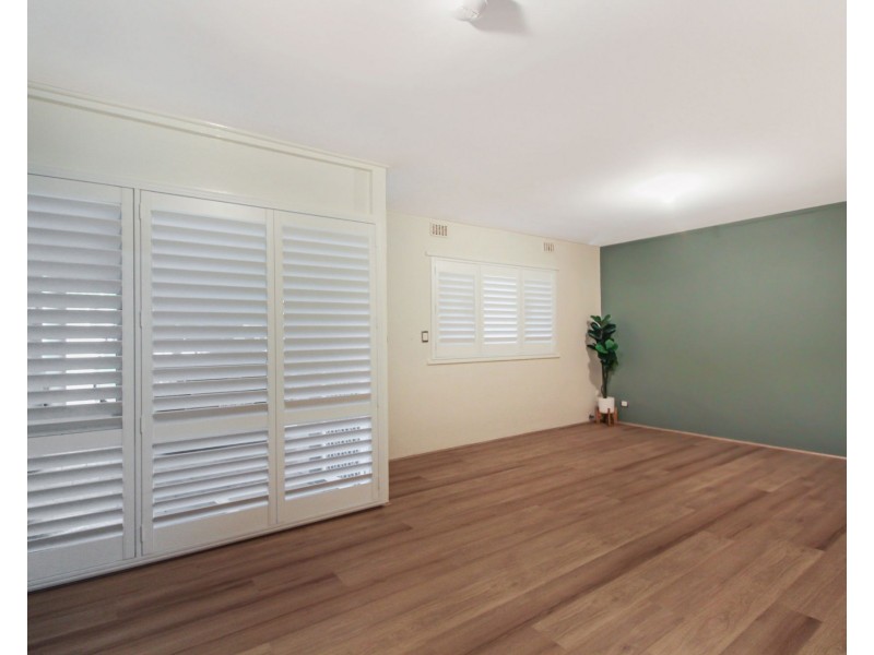 1/2 Elmslie Street, Orelia WA 6167