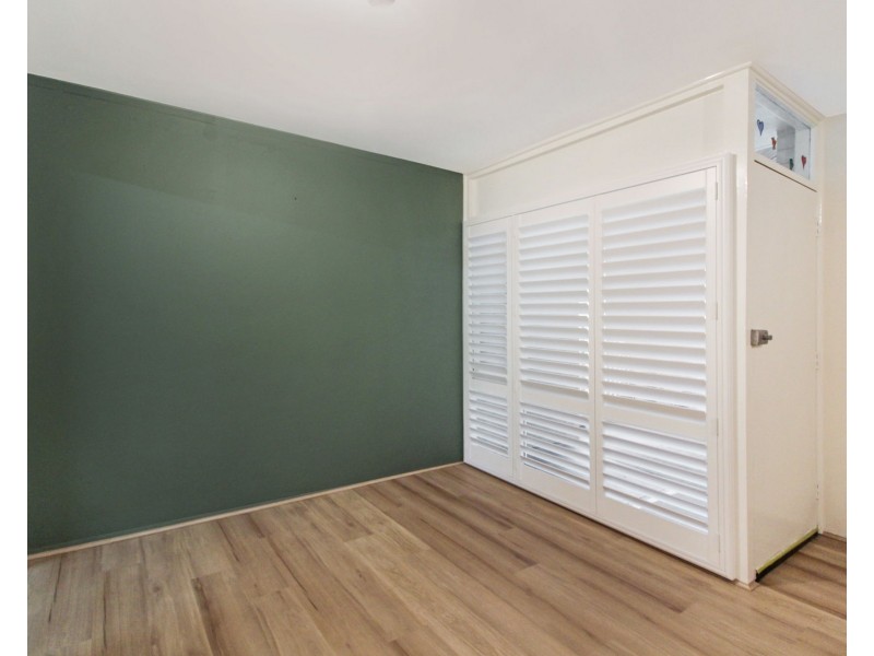 1/2 Elmslie Street, Orelia WA 6167