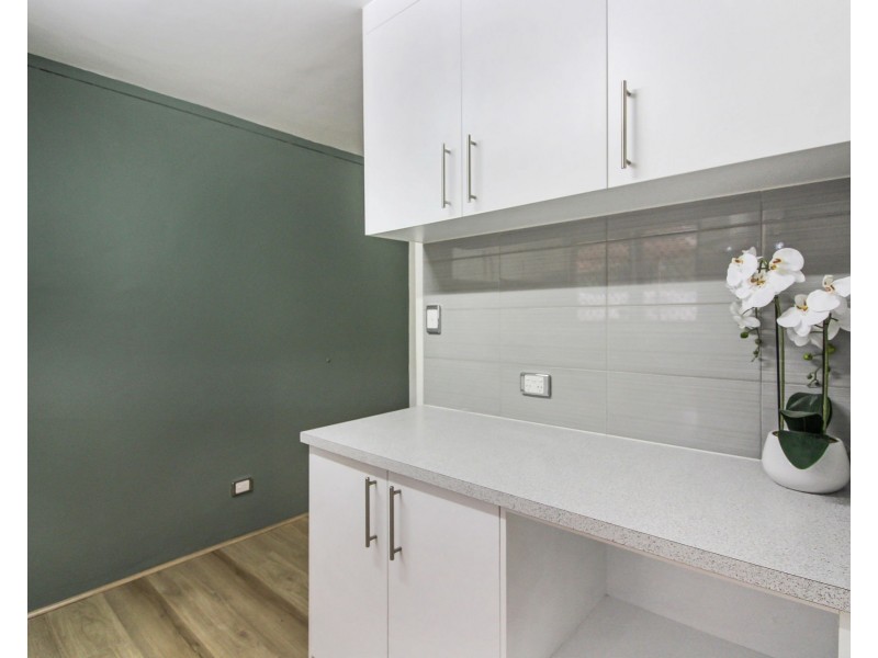 1/2 Elmslie Street, Orelia WA 6167