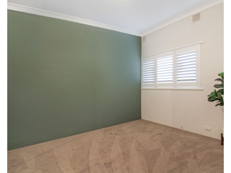 1/2 Elmslie Street, Orelia WA 6167