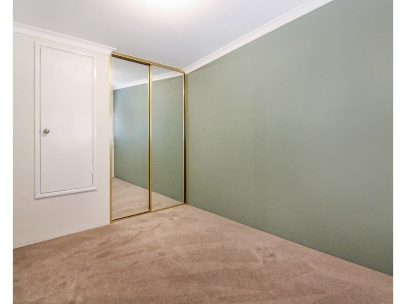 1/2 Elmslie Street, Orelia WA 6167
