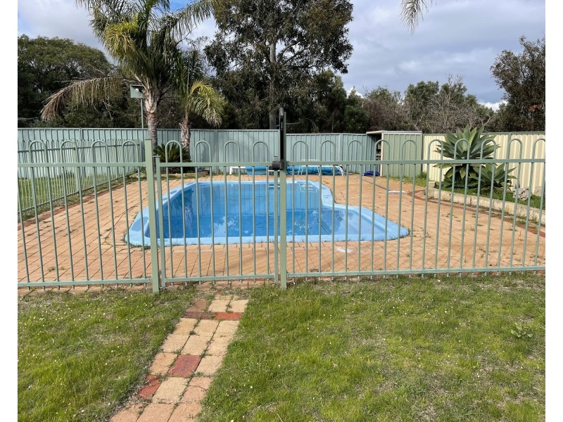 8 Galen Close, Eaton WA 6232