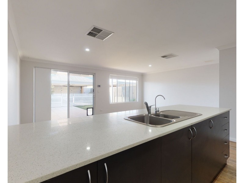 24 Santapola Approach, Alkimos WA 6038