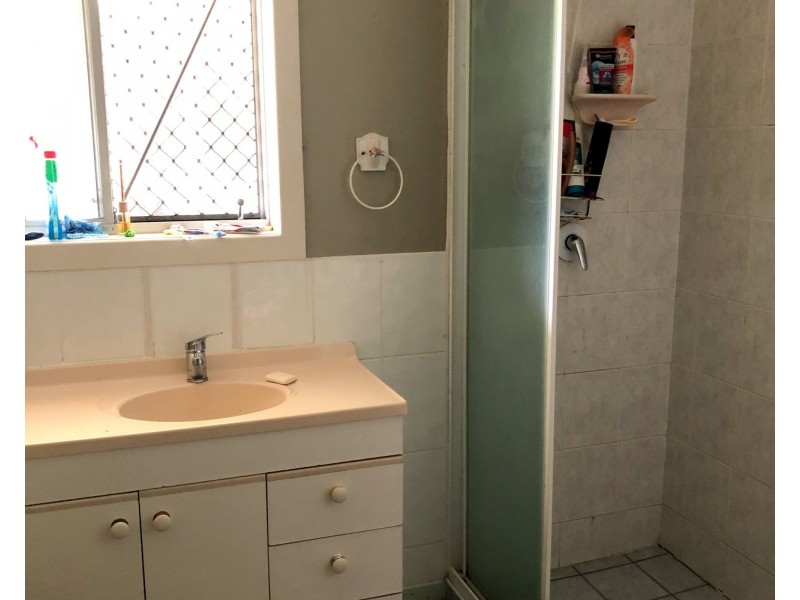 8 Mungar Road, Tiaro QLD 4650