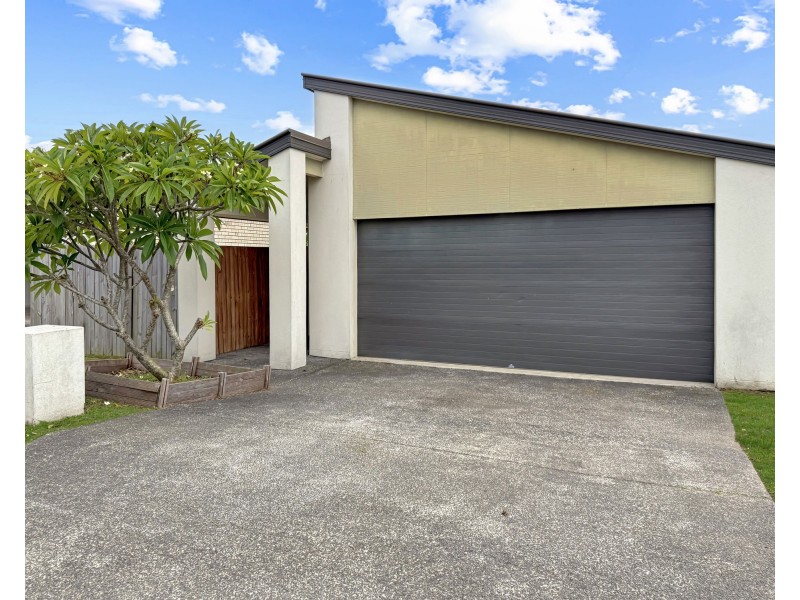 24 Biella Court, Leichhardt QLD 4305
