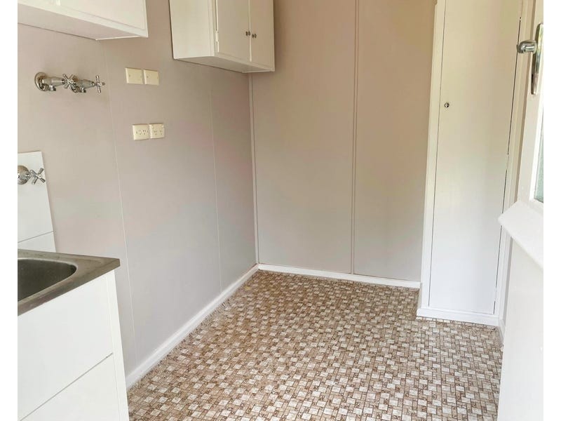 8 Linda Street, Goodna QLD 4300