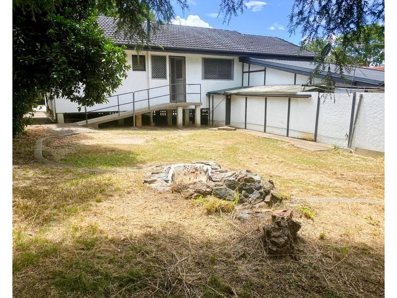 8 Linda Street, Goodna QLD 4300