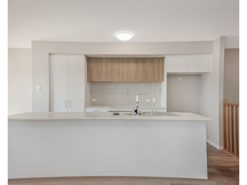 11 Neumann Drive, Yarrabilba QLD 4207