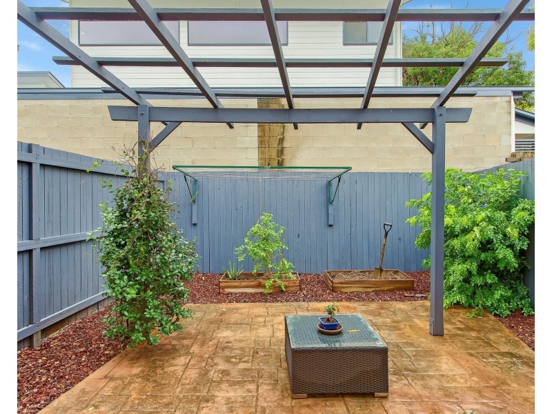 4/17 Hants Street, Hamilton QLD 4007