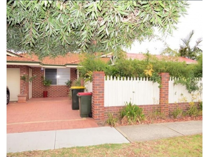 2/160 Grand Promenade, Doubleview WA 6018