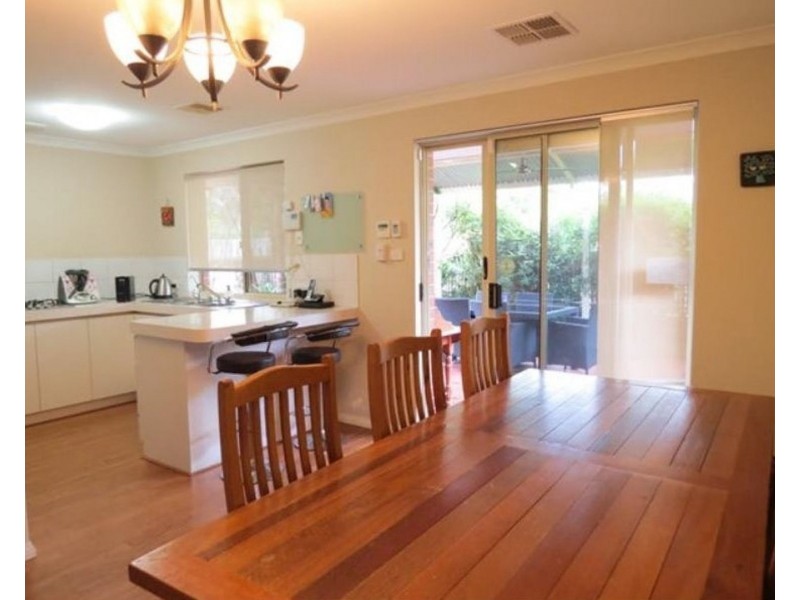 2/160 Grand Promenade, Doubleview WA 6018