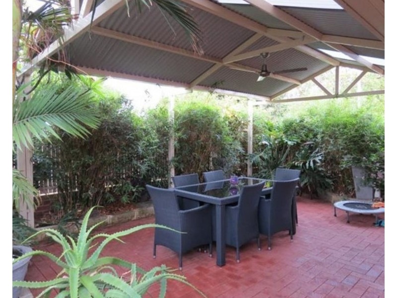 2/160 Grand Promenade, Doubleview WA 6018