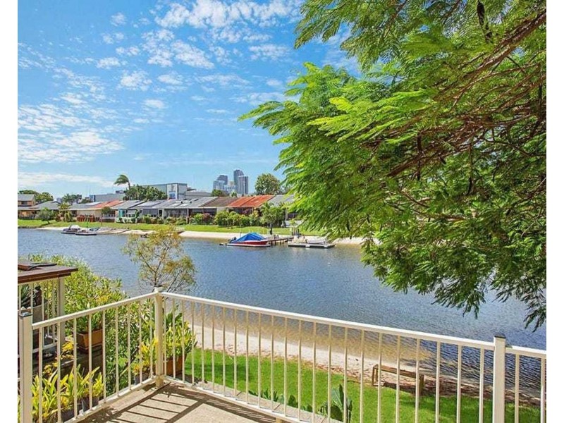 4/17-19 Aquila Court, Mermaid Waters QLD 4218
