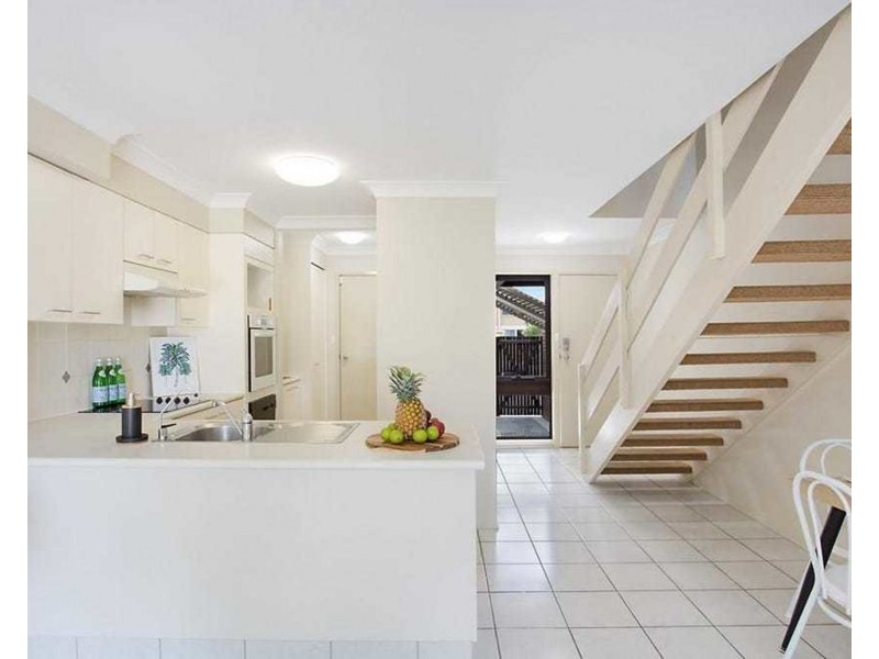 4/17-19 Aquila Court, Mermaid Waters QLD 4218