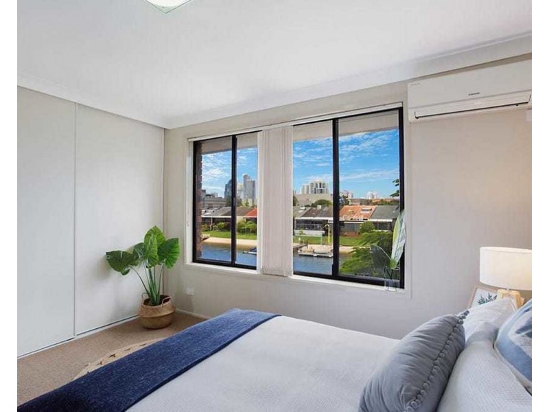 4/17-19 Aquila Court, Mermaid Waters QLD 4218