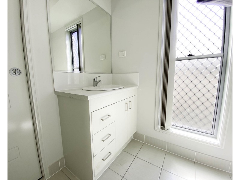 18A Greenpark Drive, Crestmead QLD 4132
