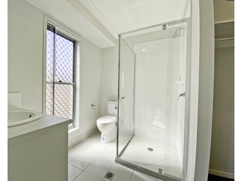 18A Greenpark Drive, Crestmead QLD 4132