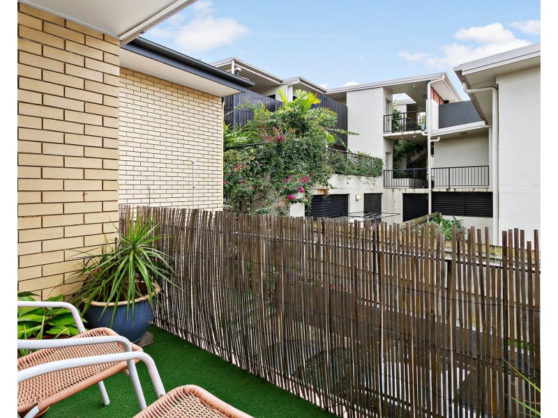 4/4 Lutana Street, Stafford QLD 4053