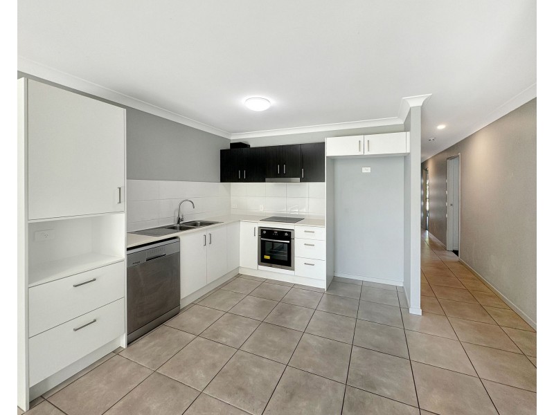 1/4 Radmila Court, Bellbird Park QLD 4300