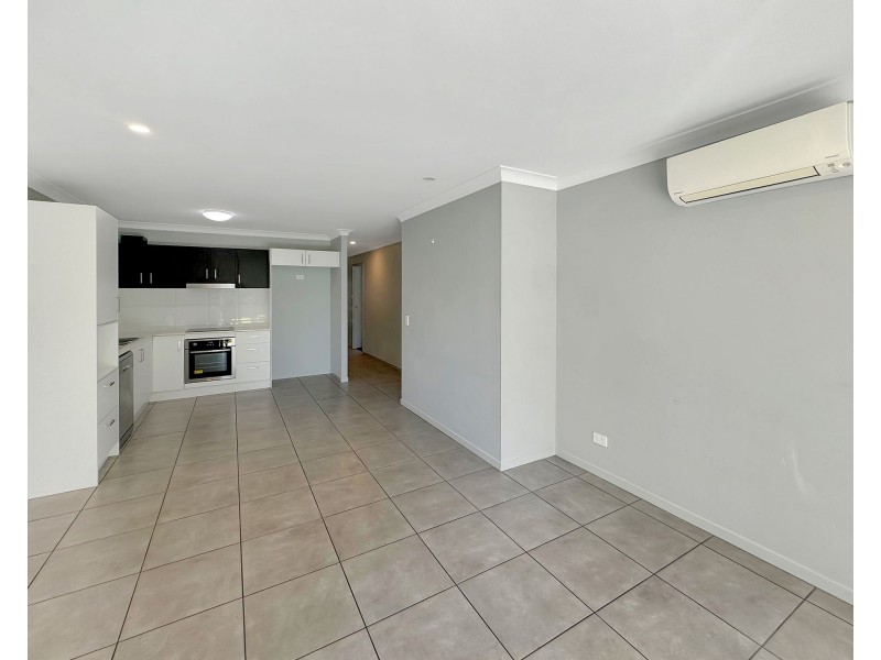 1/4 Radmila Court, Bellbird Park QLD 4300