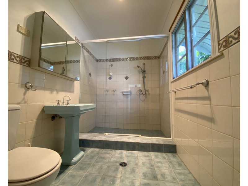 5 Douglas Street, Sherwood QLD 4075