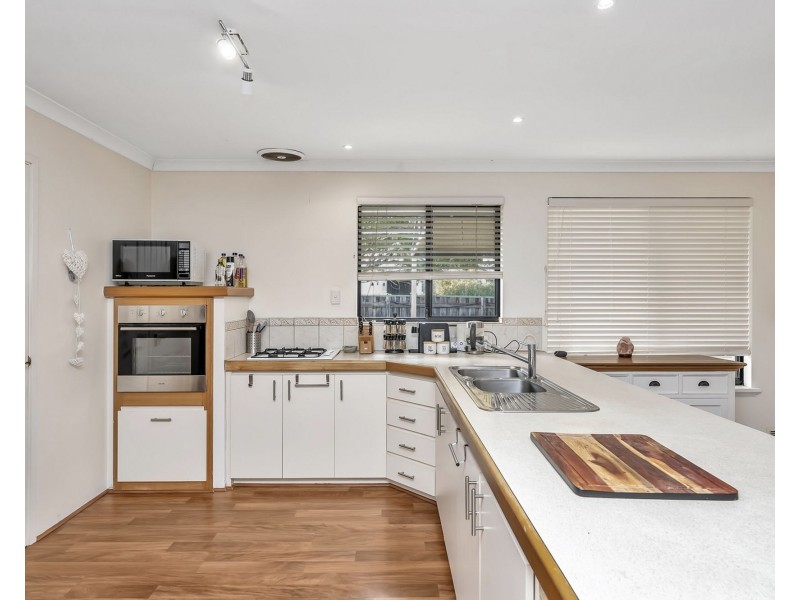 7 Mayfair Mews, Meadow Springs WA 6210