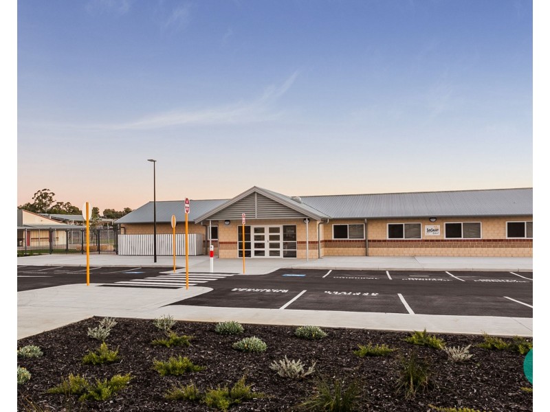 56 Mornington Crescent, Wandi WA 6167