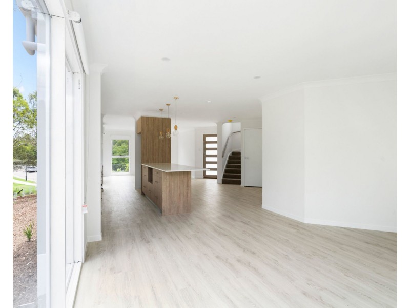 2/3 Greenway Blvd, Maudsland QLD 4210