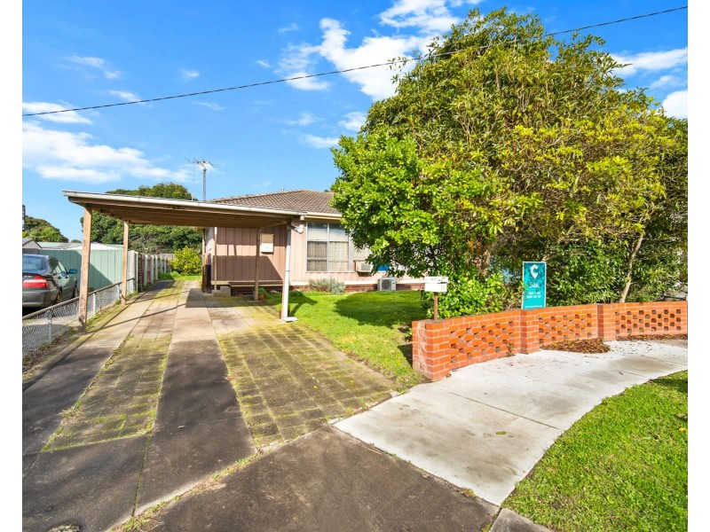 18 Cartledge Way, Sale VIC 3850