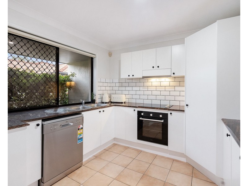 4/108 Meadowlands Road, Carina QLD 4152