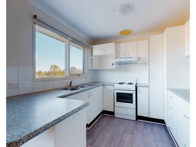 9 Kooloona Crescent, Bradbury NSW 2560